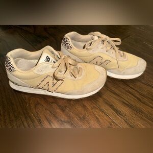 New balanced cheetah sneakers size 7